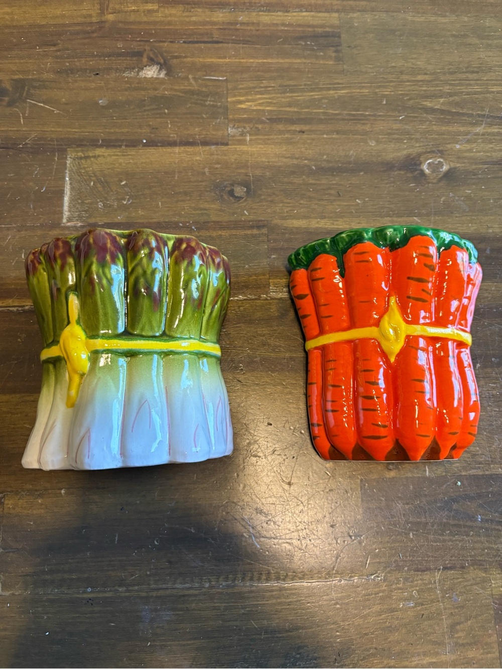Vintage Ceramic Vegetable Wall Pockets Planters Set of 2 Carrots Asparagus Italy